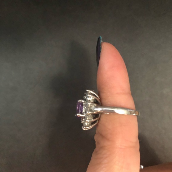 Oval purple sapphire sterling silver ring - Picture 2 of 3